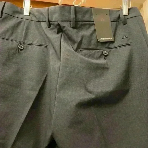 J. Lindeberg Mens Navy Blue Vent Golf Shorts Quick Dry Size 36 NWT - Picture 6 of 7